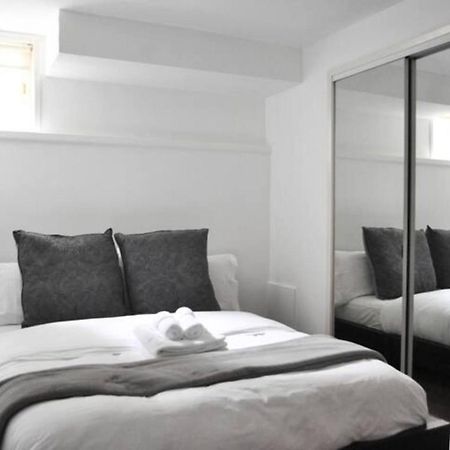 Cozy 1 Bd Suite Centrally Located นอร์ทแวนคูเวอร์ ภายนอก รูปภาพ