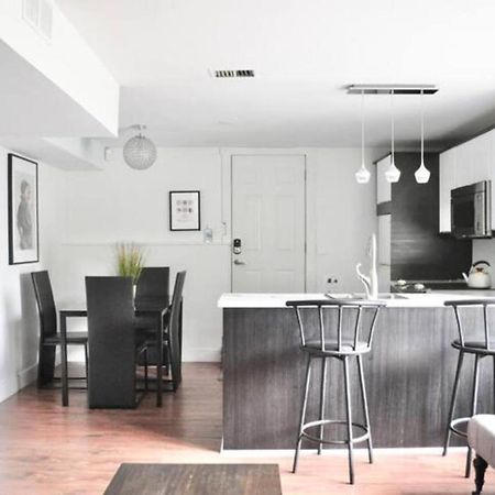Cozy 1 Bd Suite Centrally Located นอร์ทแวนคูเวอร์ ภายนอก รูปภาพ