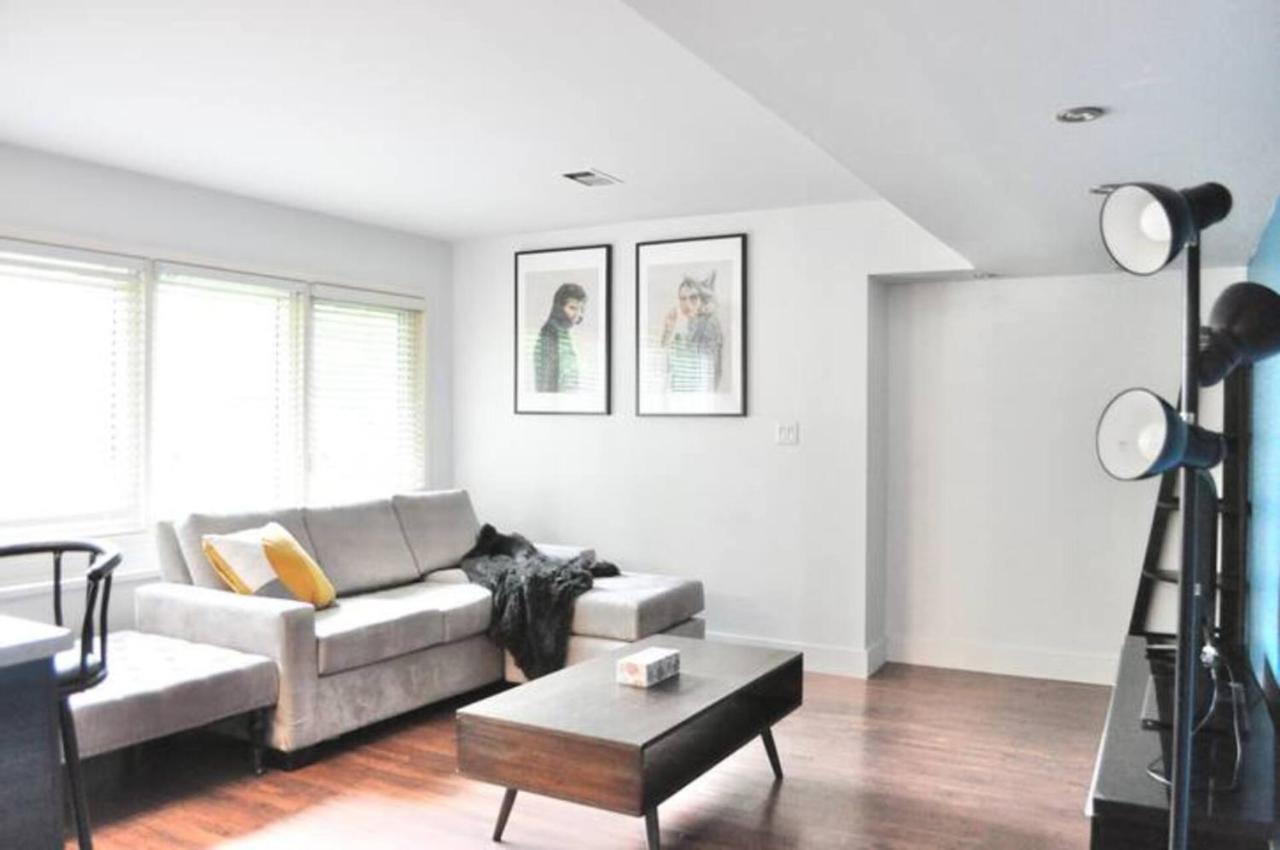 Cozy 1 Bd Suite Centrally Located นอร์ทแวนคูเวอร์ ภายนอก รูปภาพ