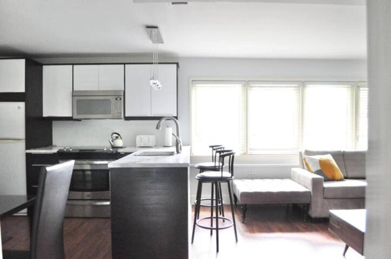 Cozy 1 Bd Suite Centrally Located นอร์ทแวนคูเวอร์ ภายนอก รูปภาพ