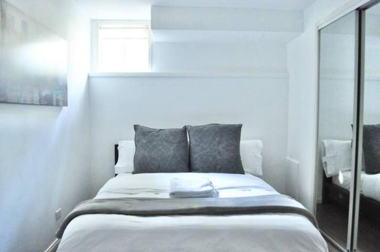 Cozy 1 Bd Suite Centrally Located นอร์ทแวนคูเวอร์ ภายนอก รูปภาพ